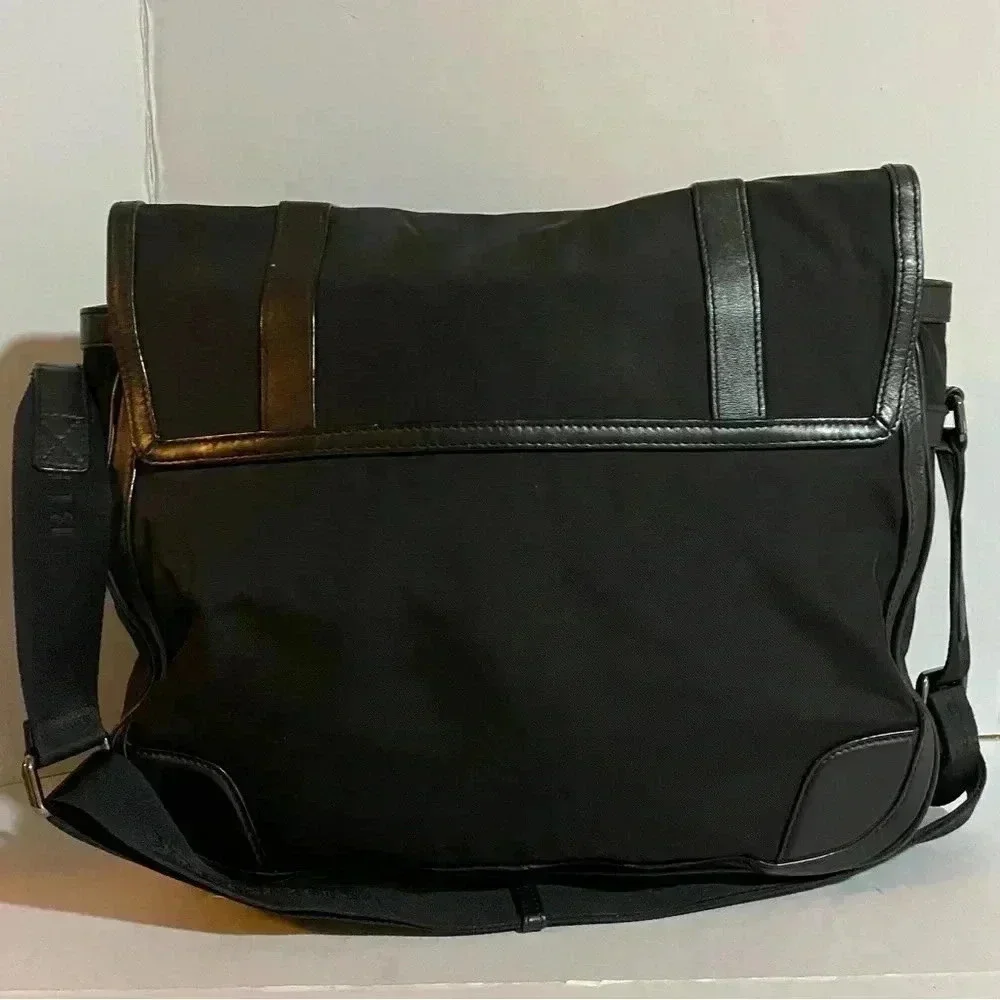 Burberry  Unsex nylon leather trimmed messenger bag